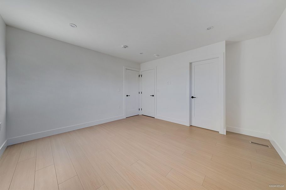 4 4211 Graveley Street Burnaby, BC - 26