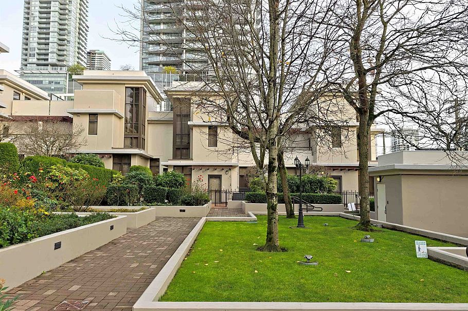 TH16 2089 Rosser Avenue Burnaby, BC - 26