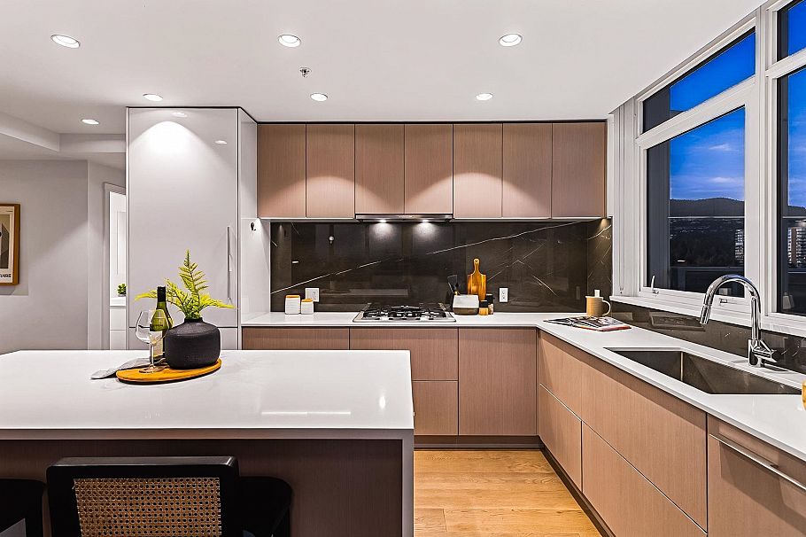 1301 1675 Lions Gate Lane North Vancouver, BC - 23