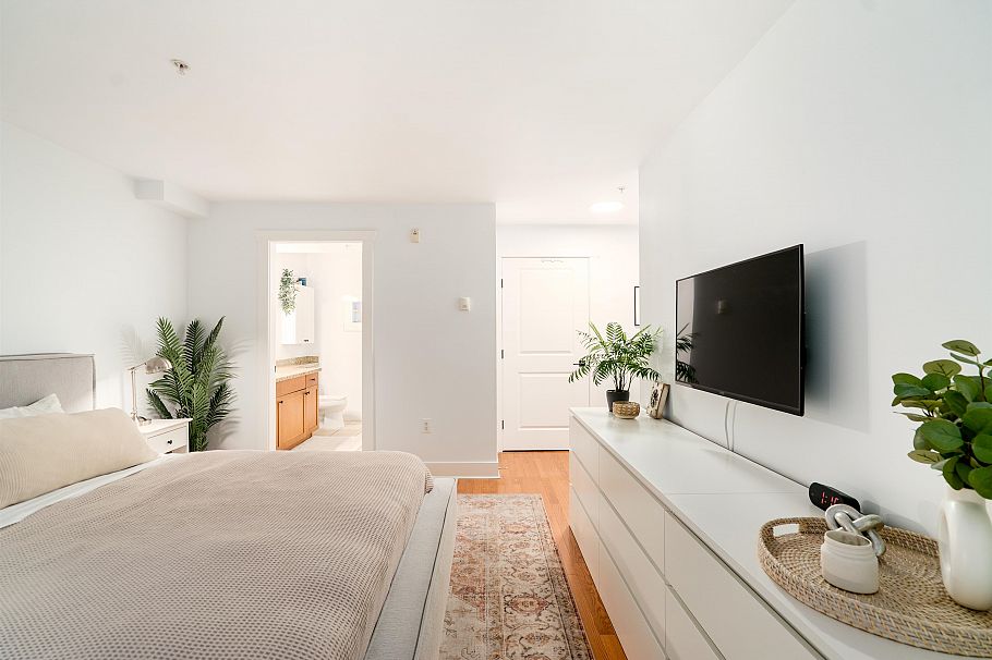 2460 Sasamat Street Vancouver, BC - 13