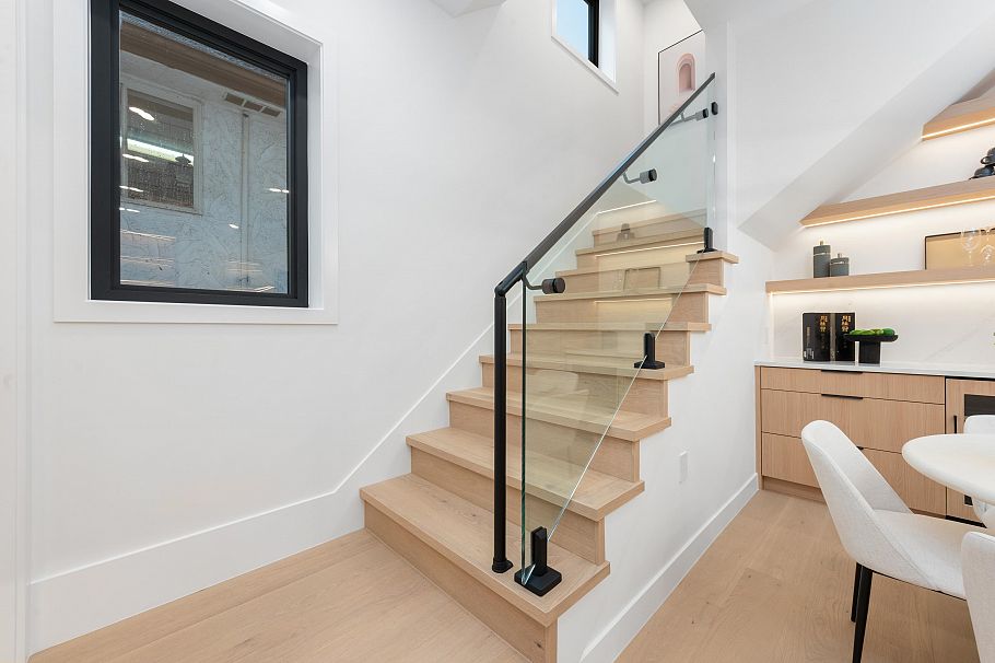 1 312 E 37 Avenue Vancouver, BC - 19