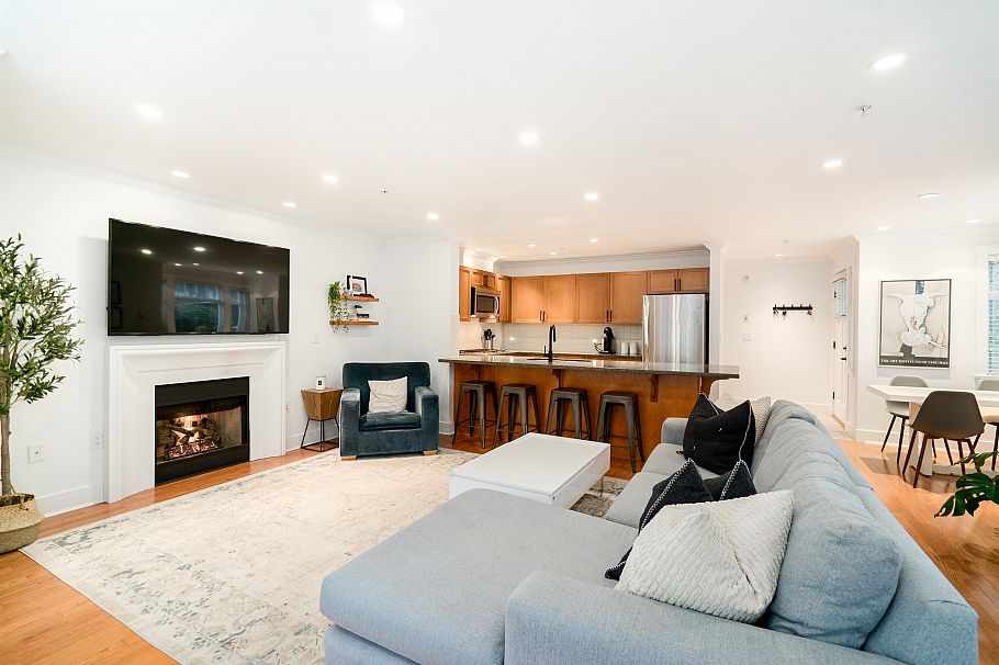 2460 Sasamat Street Vancouver, BC - 4