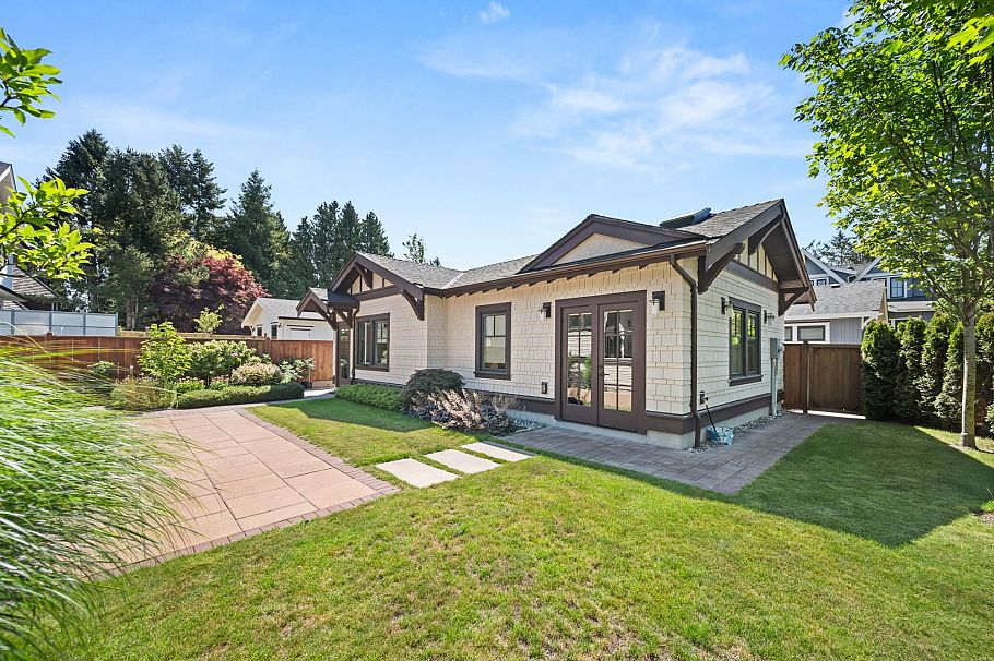 3838 W 50th Avenue Vancouver, BC - 35