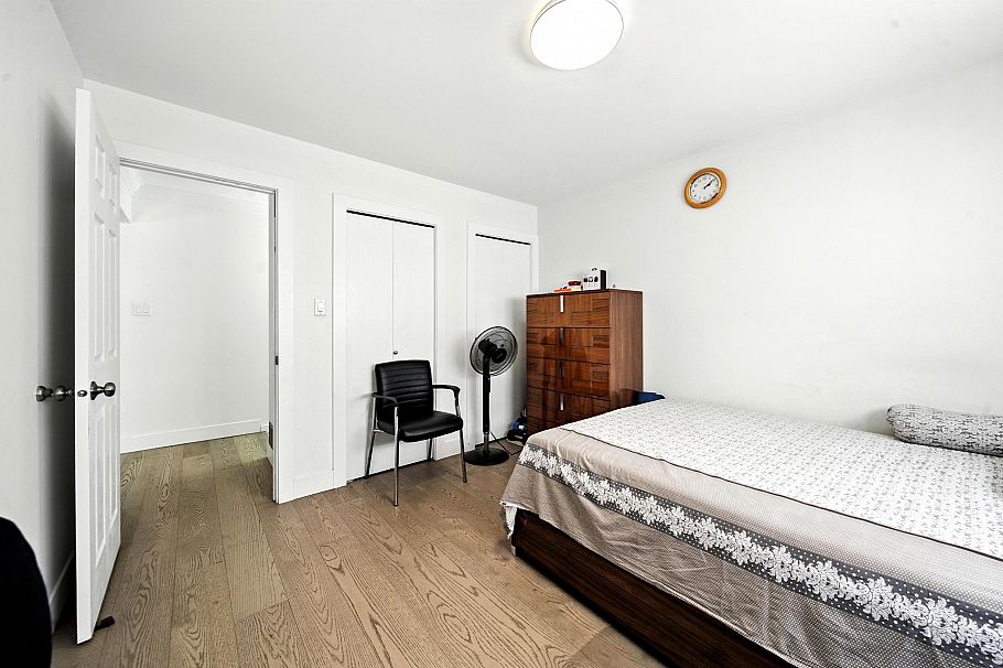 2545 E 43rd Avenue Vancouver, BC - 5