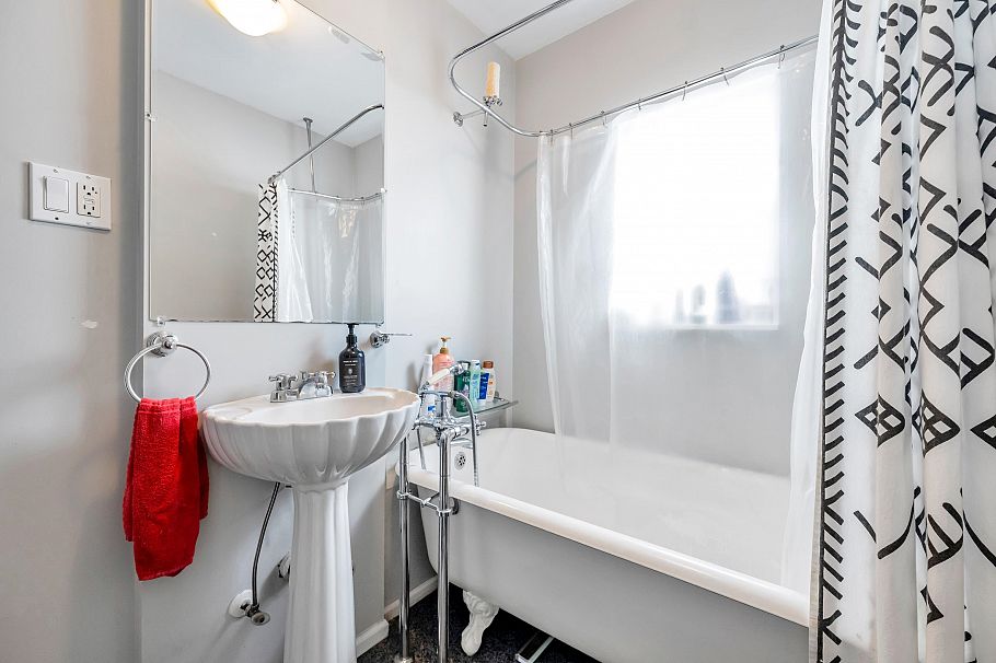 4605 Fraser Street Vancouver, BC - 9