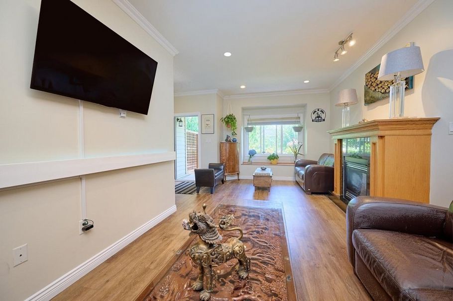 562 W Keith Road North Vancouver, BC - 9