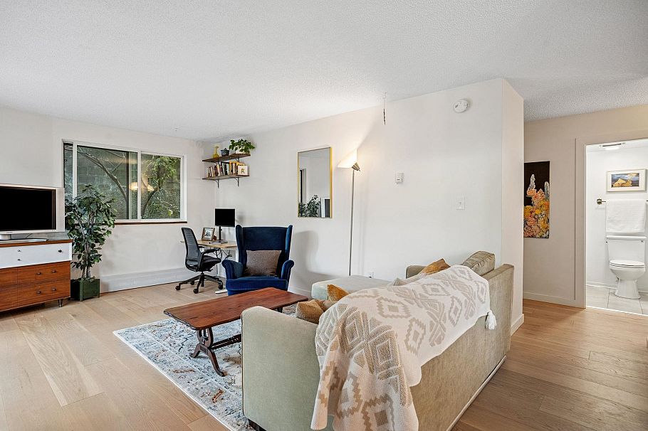 113 2033 Triumph Street Vancouver, BC - 2