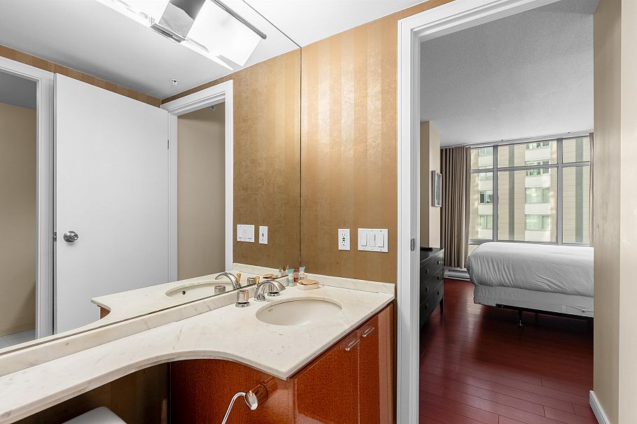 1004 1288 Alberni Street Vancouver, BC - 10