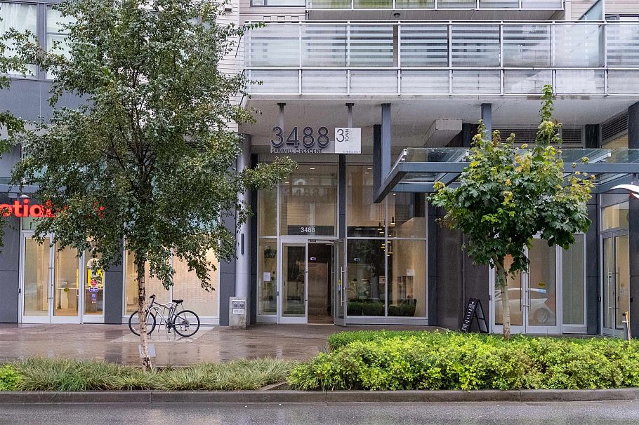 501 3488 Sawmill Crescent Vancouver, BC - 2