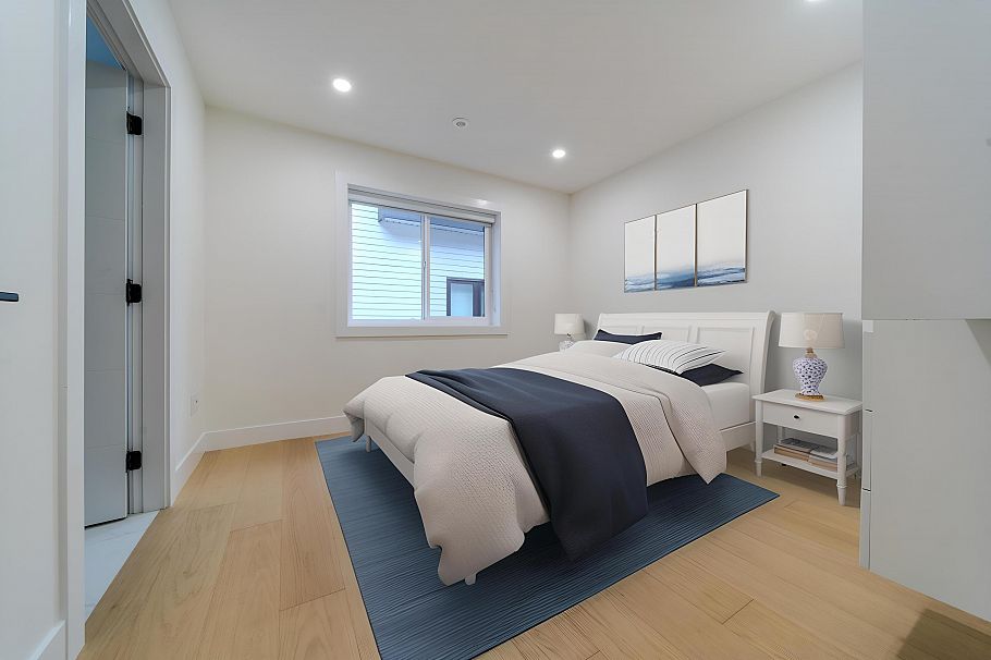 1 3576 E Pender Street Vancouver, BC - 23