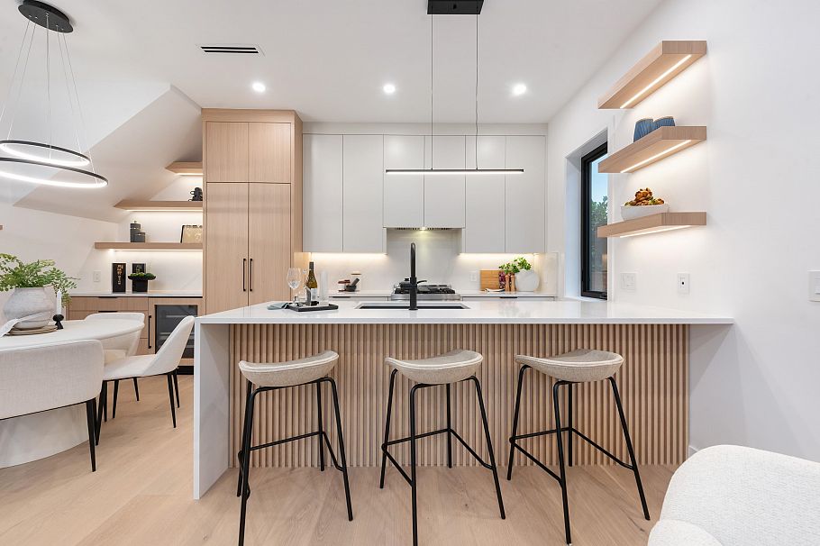 1 312 E 37 Avenue Vancouver, BC - 9