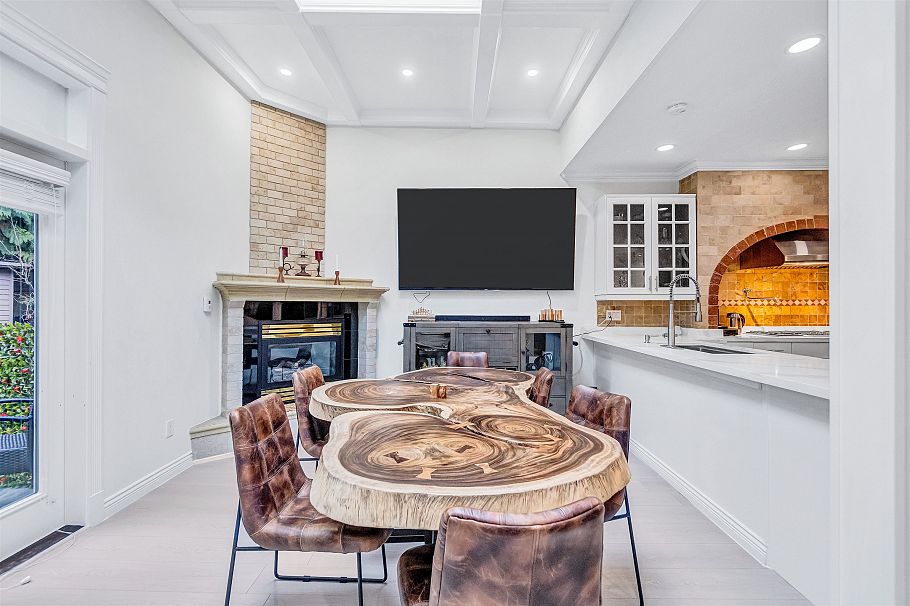 1219 Arborlynn Drive North Vancouver, BC - 15