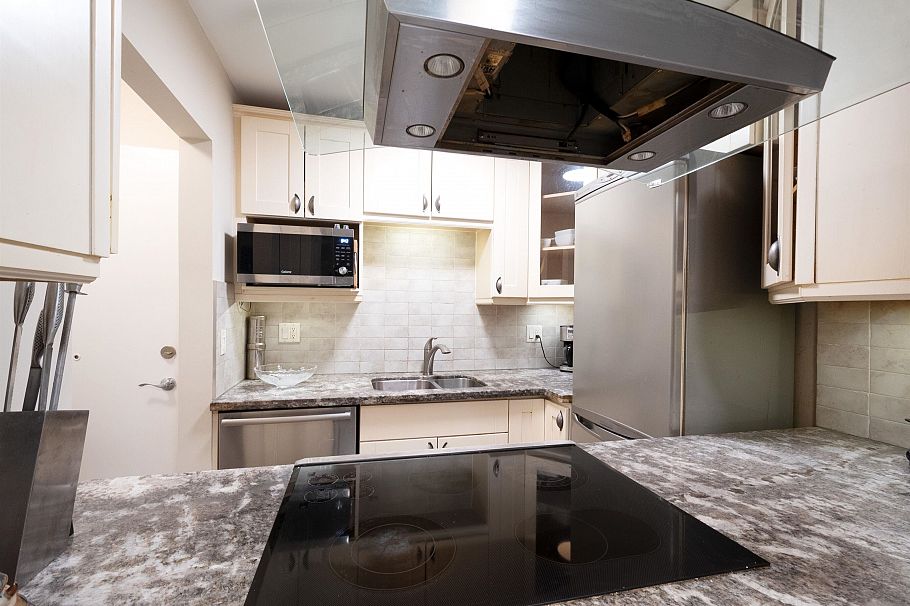 107 1155 Ross Road North Vancouver, BC - 19