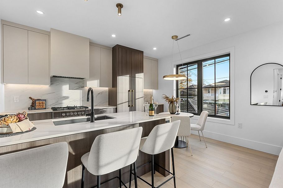 544 E 46th Avenue Vancouver, BC - 5