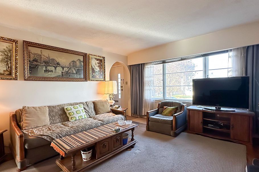 3140 E 52nd Avenue Vancouver, BC - 4