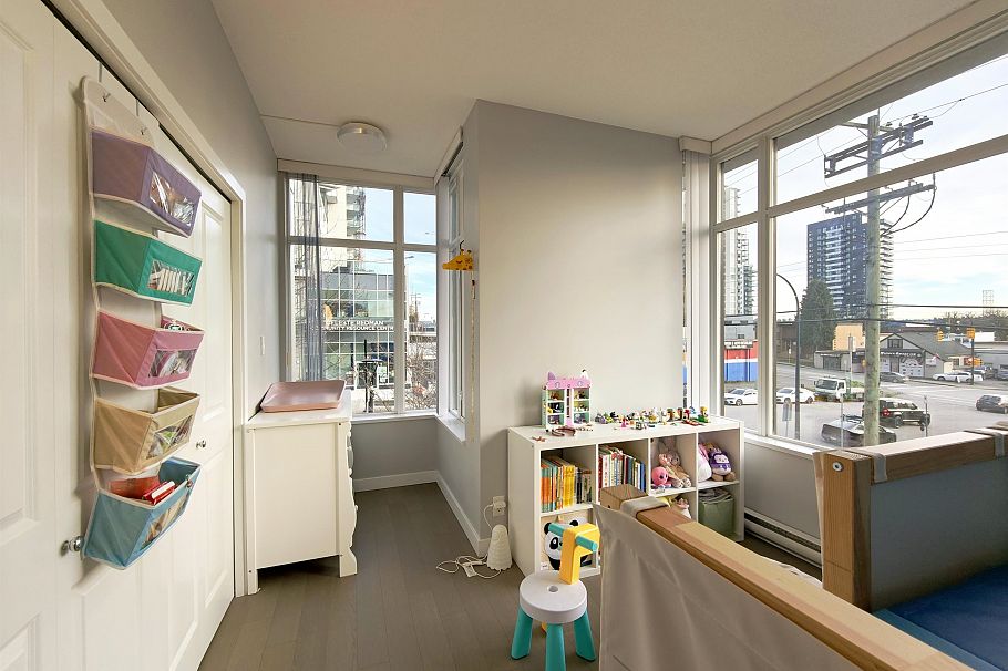 TH16 2089 Rosser Avenue Burnaby, BC - 14