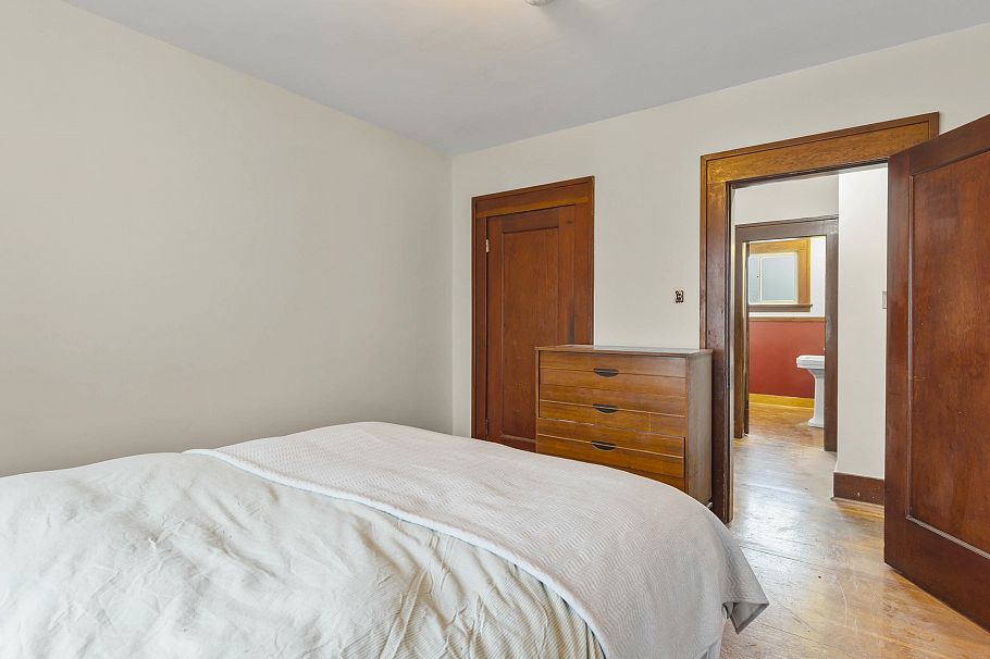 3056 W 6th Avenue Vancouver, BC - 18