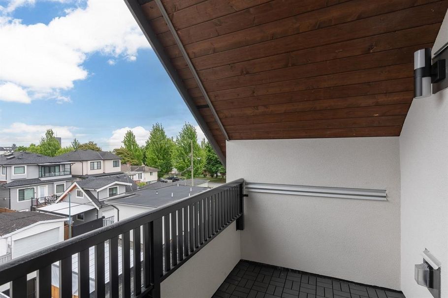 2 6964 Inverness Street Vancouver, BC - 19