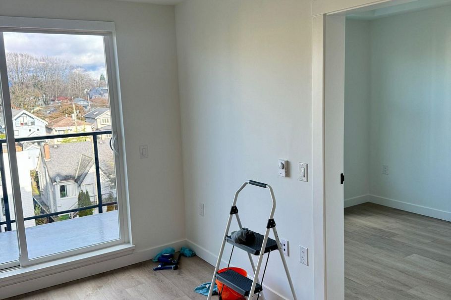 504 2268 E Broadway Street Vancouver, BC - 5