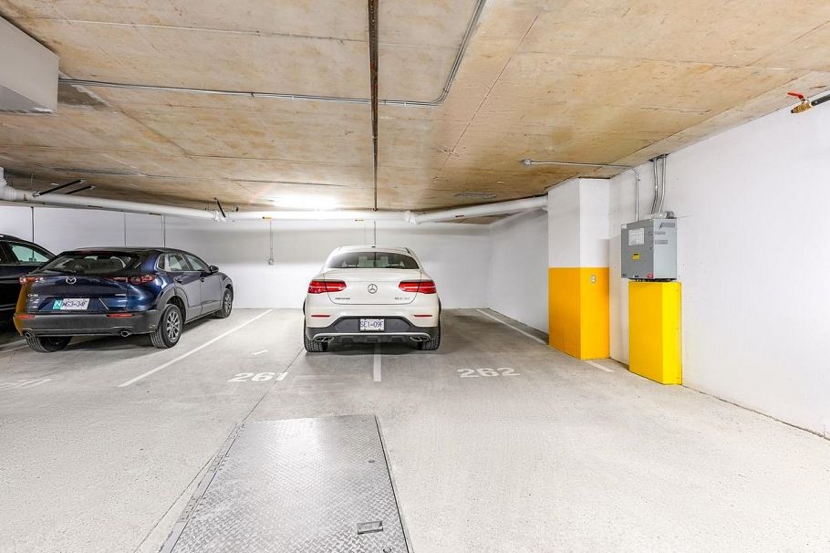 102 2375 Emery Court North Vancouver, BC - 16