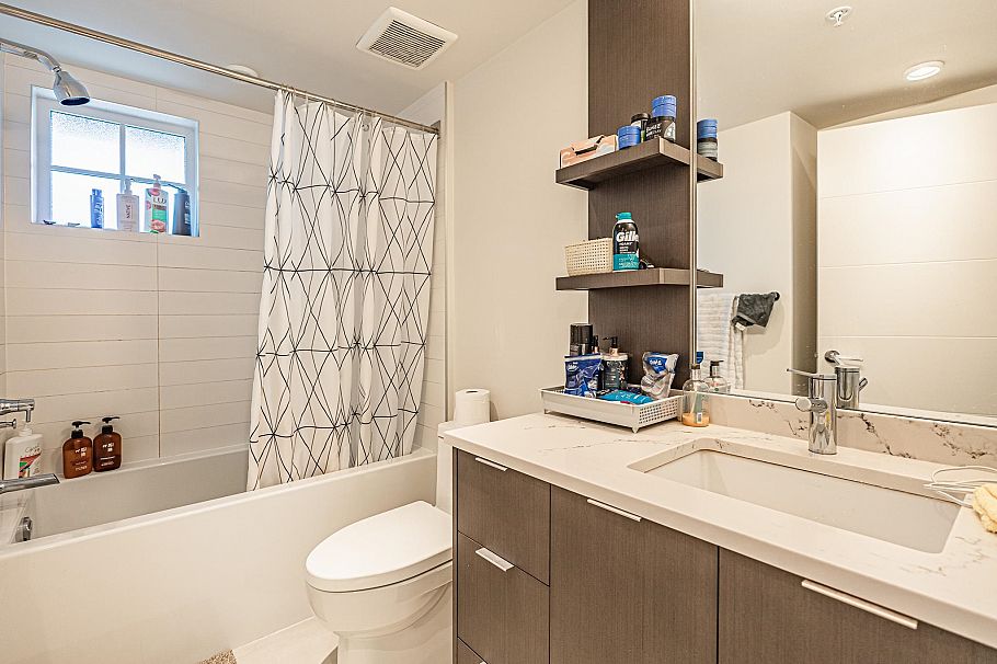 7903 Oak Street Vancouver, BC - 25