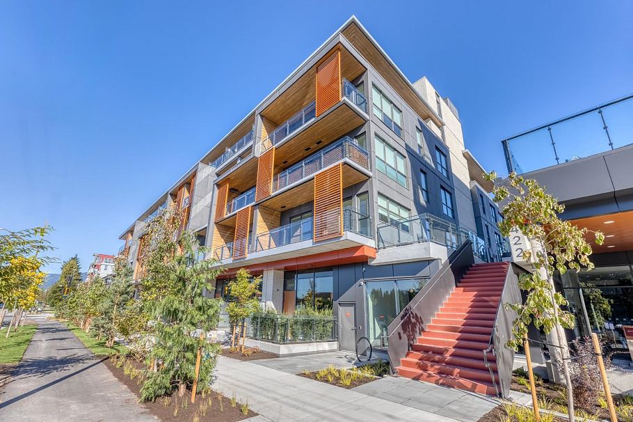 104/204 422 E 3rd Street North Vancouver, BC - 1