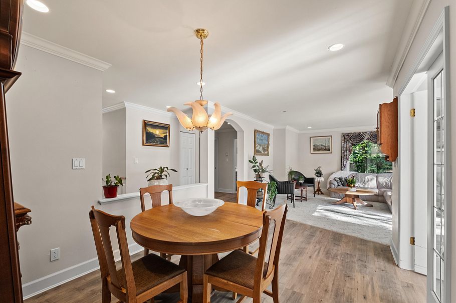 682 Seymour Boulevard North Vancouver, BC - 13