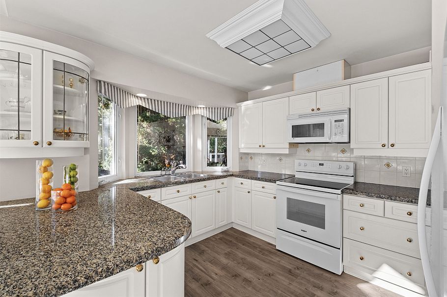 682 Seymour Boulevard North Vancouver, BC - 15