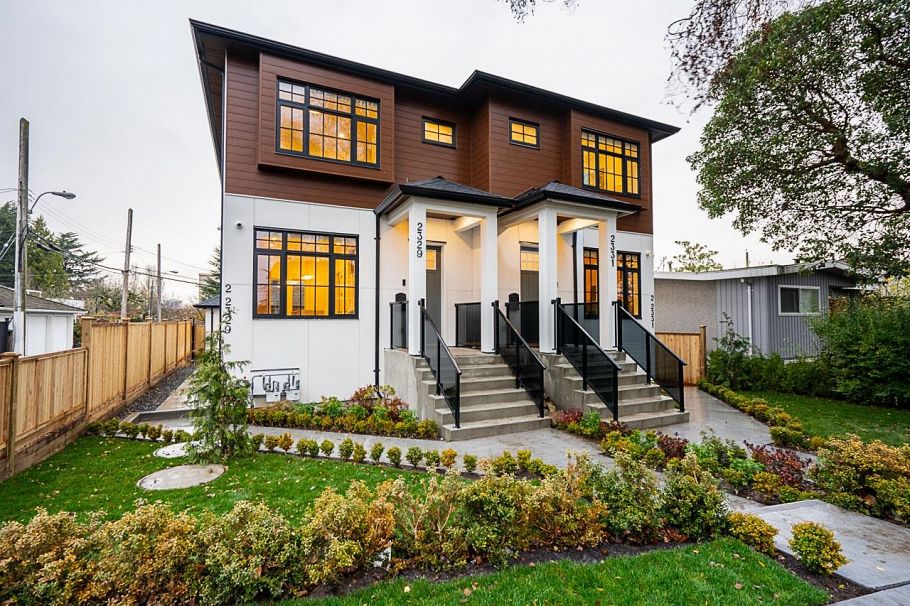 2329 E 49th Avenue Vancouver, BC - 1