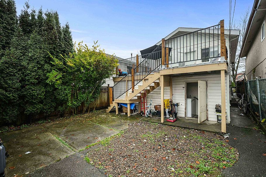 2316 Nanaimo Street Vancouver, BC - 26