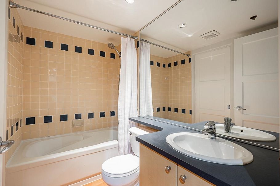 311 819 Hamilton Street Vancouver, BC - 28