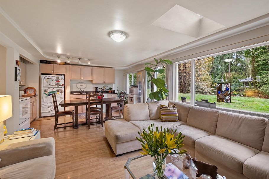 682 Seymour Boulevard North Vancouver, BC - 33