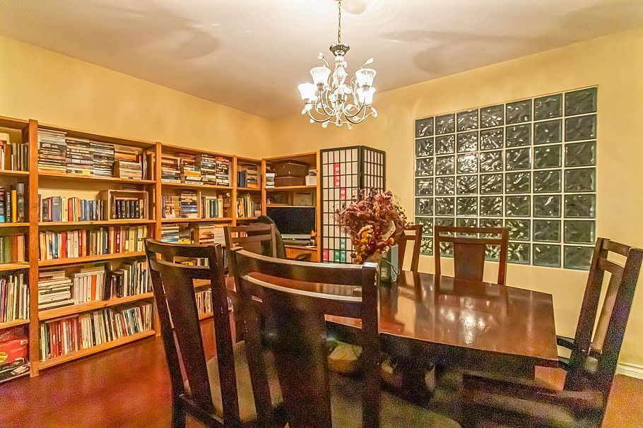 2586 W 8th Avenue Vancouver, BC - 5