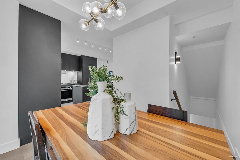 118 2070 Curling Road North Vancouver, BC - 13