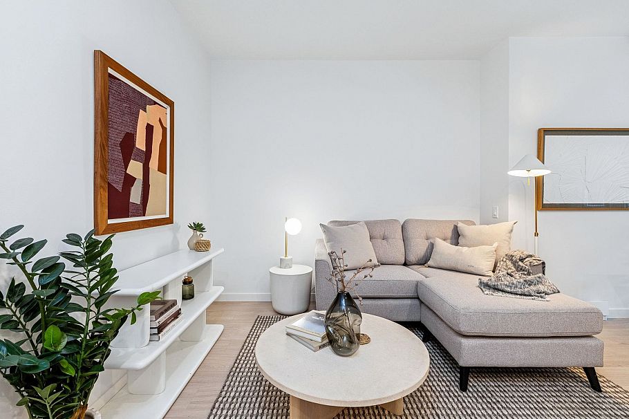 109 948 Lytton Street North Vancouver, BC - 2