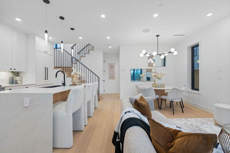 1 2846 W 12 Avenue Vancouver, BC - 7