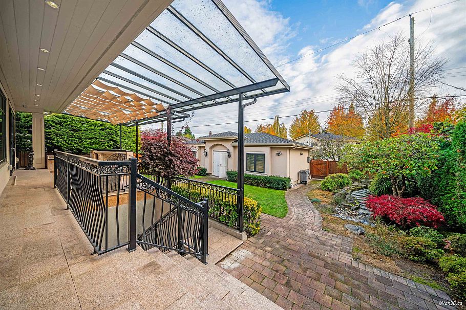 1332 W 47th Avenue Vancouver, BC - 17