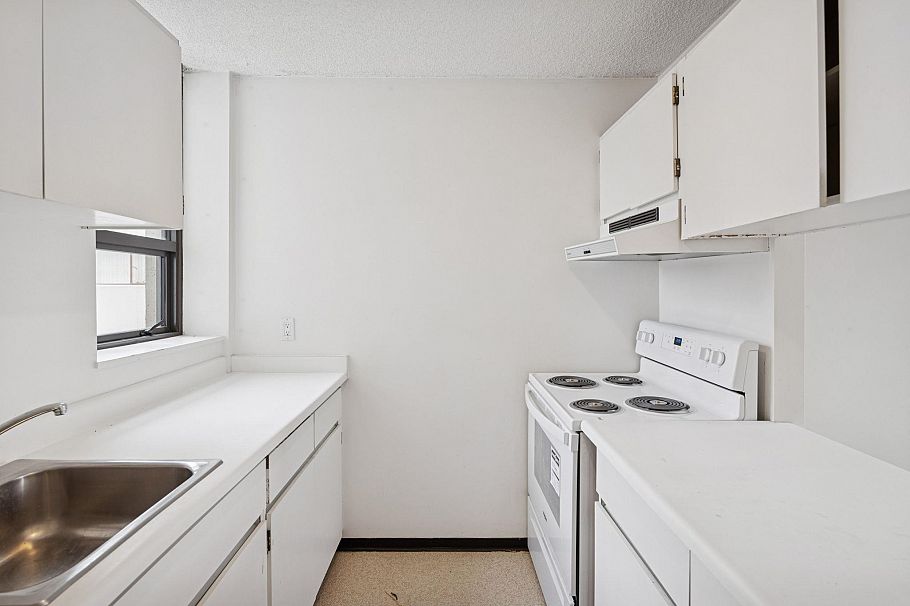 301 1995 Beach Avenue Vancouver, BC - 11