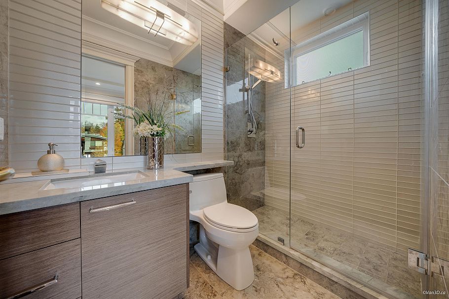 1332 W 47th Avenue Vancouver, BC - 25