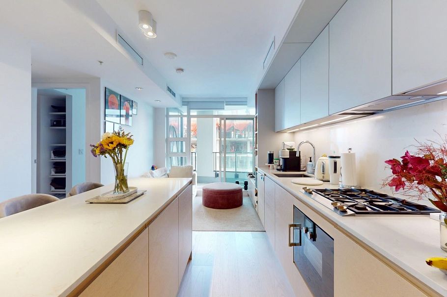 3007 1289 Hornby Street Vancouver, BC - 4