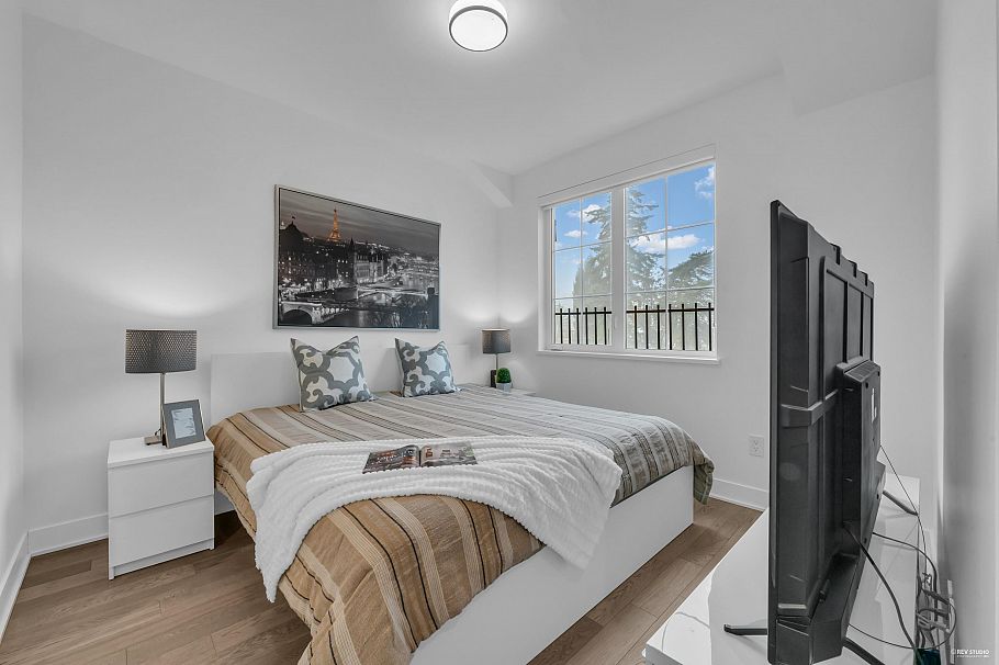 118 2070 Curling Road North Vancouver, BC - 23