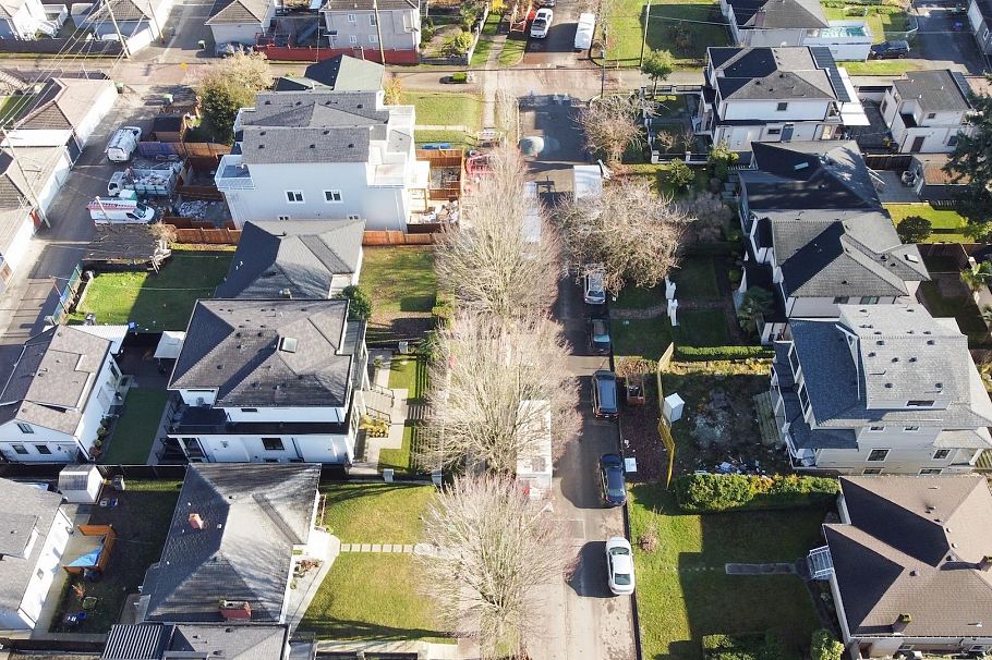 1563 E 58th Avenue Vancouver, BC - 6