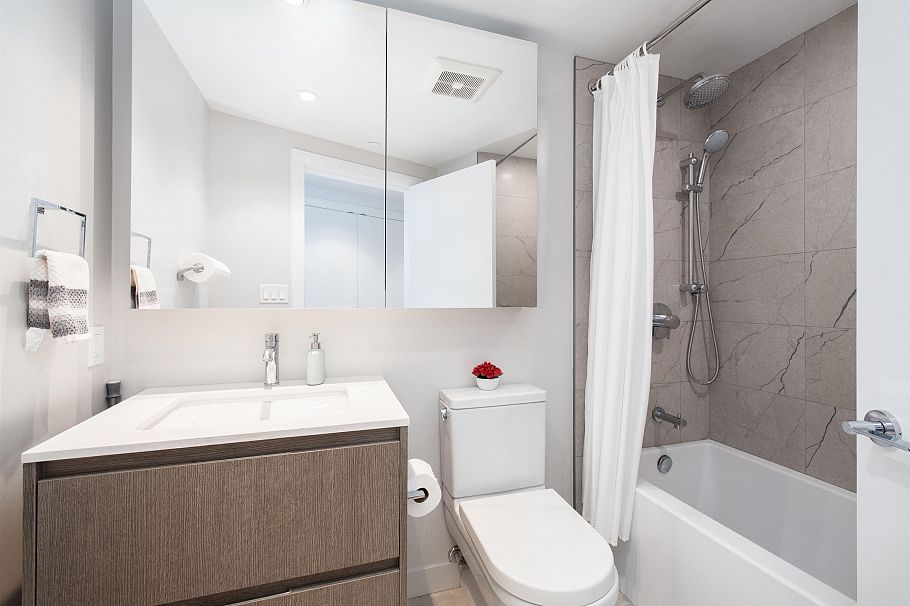 1807 1500 Fern Street North Vancouver, BC - 23