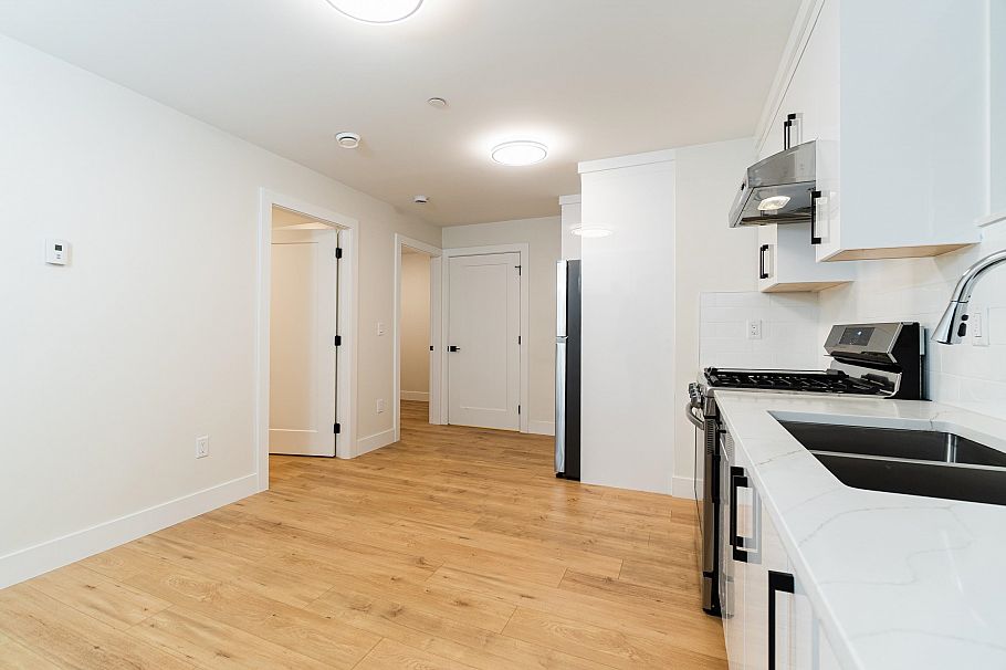 1554 W 66th Avenue Vancouver, BC - 14