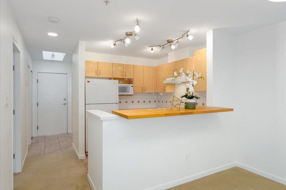 408 3083 W 4th Avenue Vancouver, BC - 5