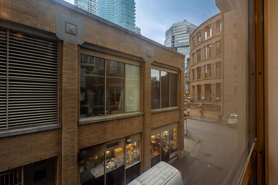 311 819 Hamilton Street Vancouver, BC - 32