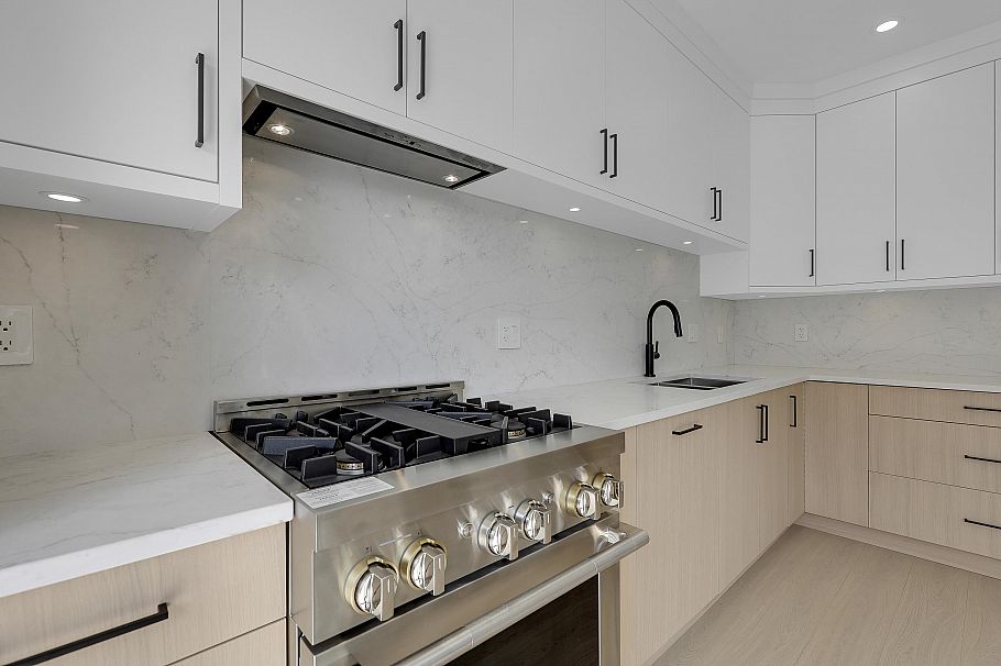 2 3695 E 26 Avenue Vancouver, BC - 19