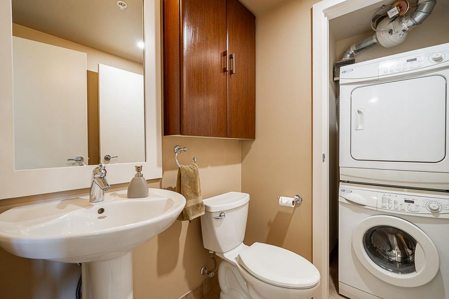 PH3 683 W Victoria Park North Vancouver, BC - 16