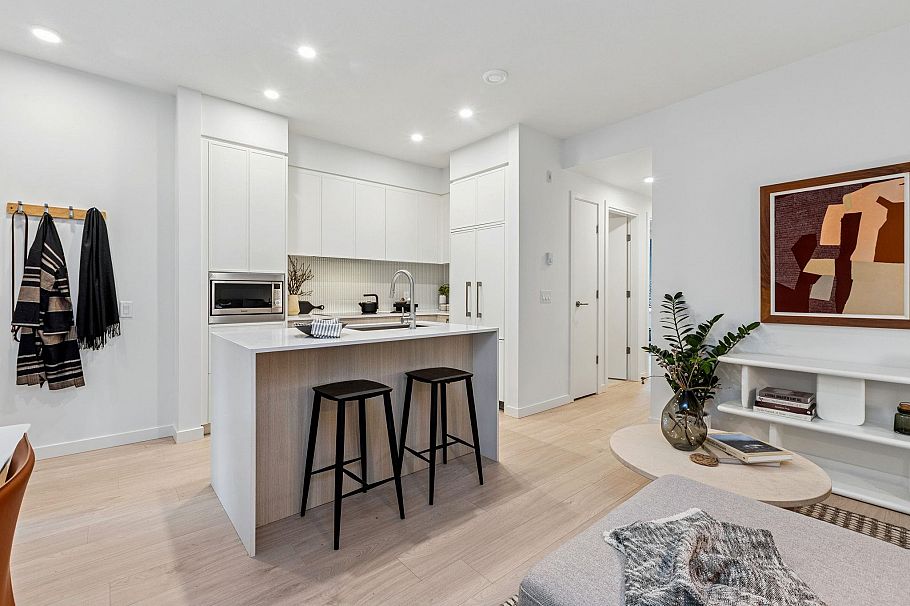 109 948 Lytton Street North Vancouver, BC - 9