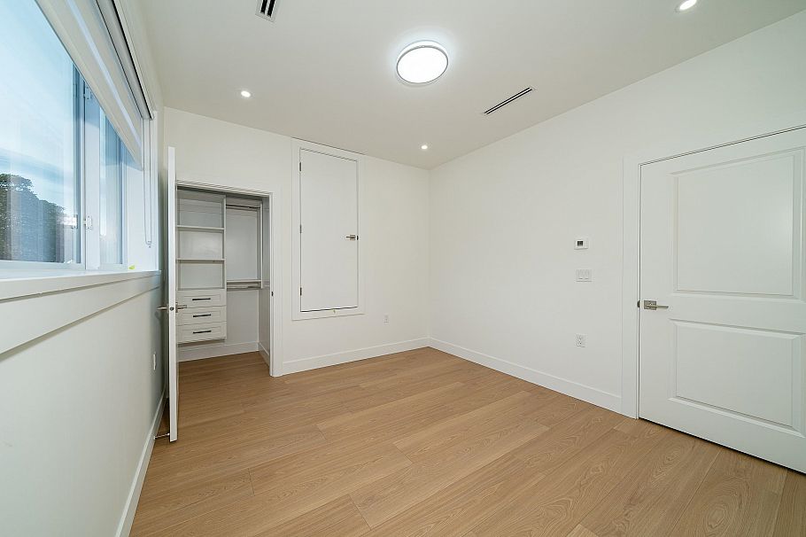 2172 E 46th Avenue Vancouver, BC - 15